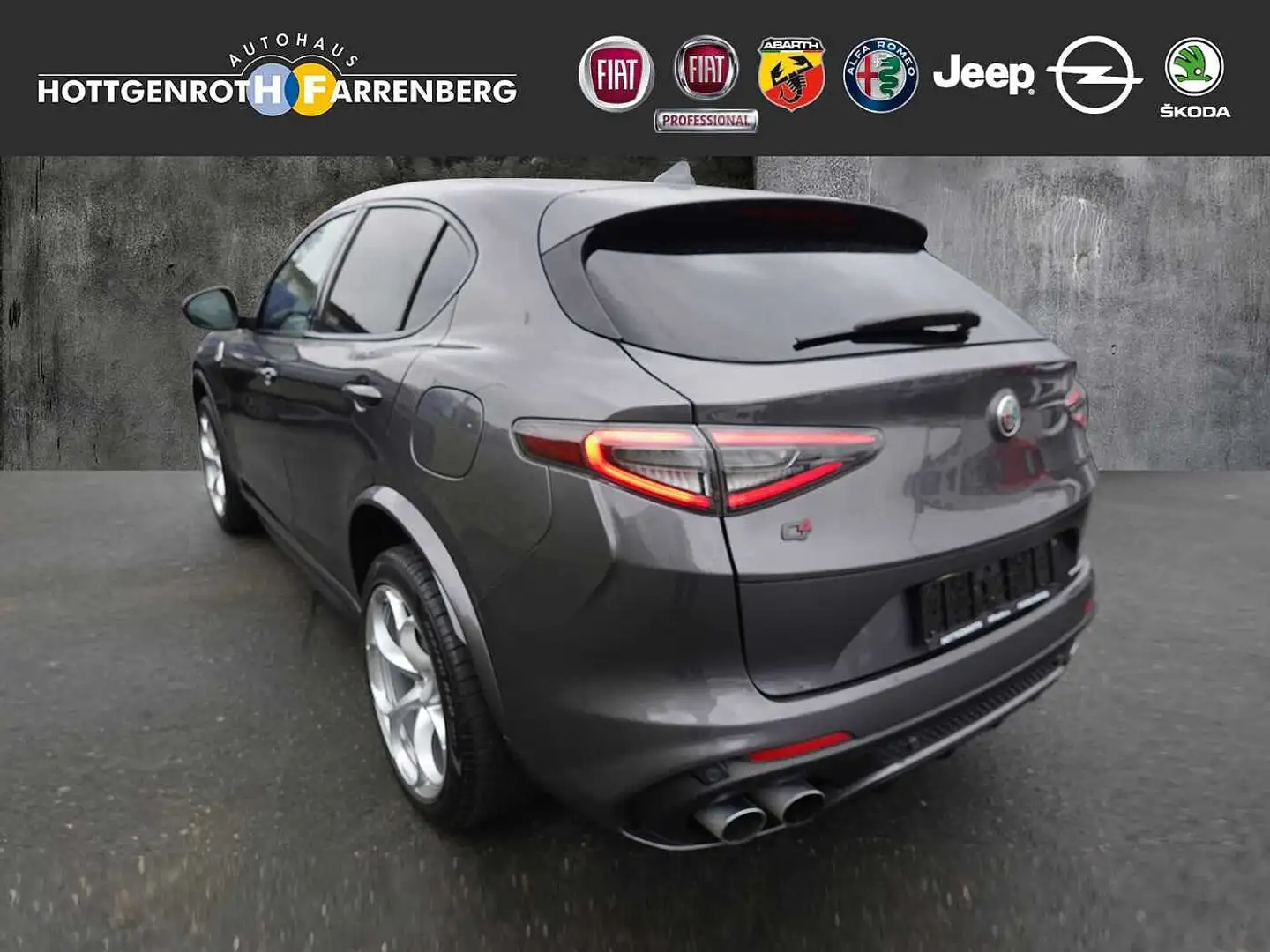 Alfa Romeo Stelvio Quadrifoglio 2.9 V6 Bi-Turbo  Q4 AT8 Grijs - 2