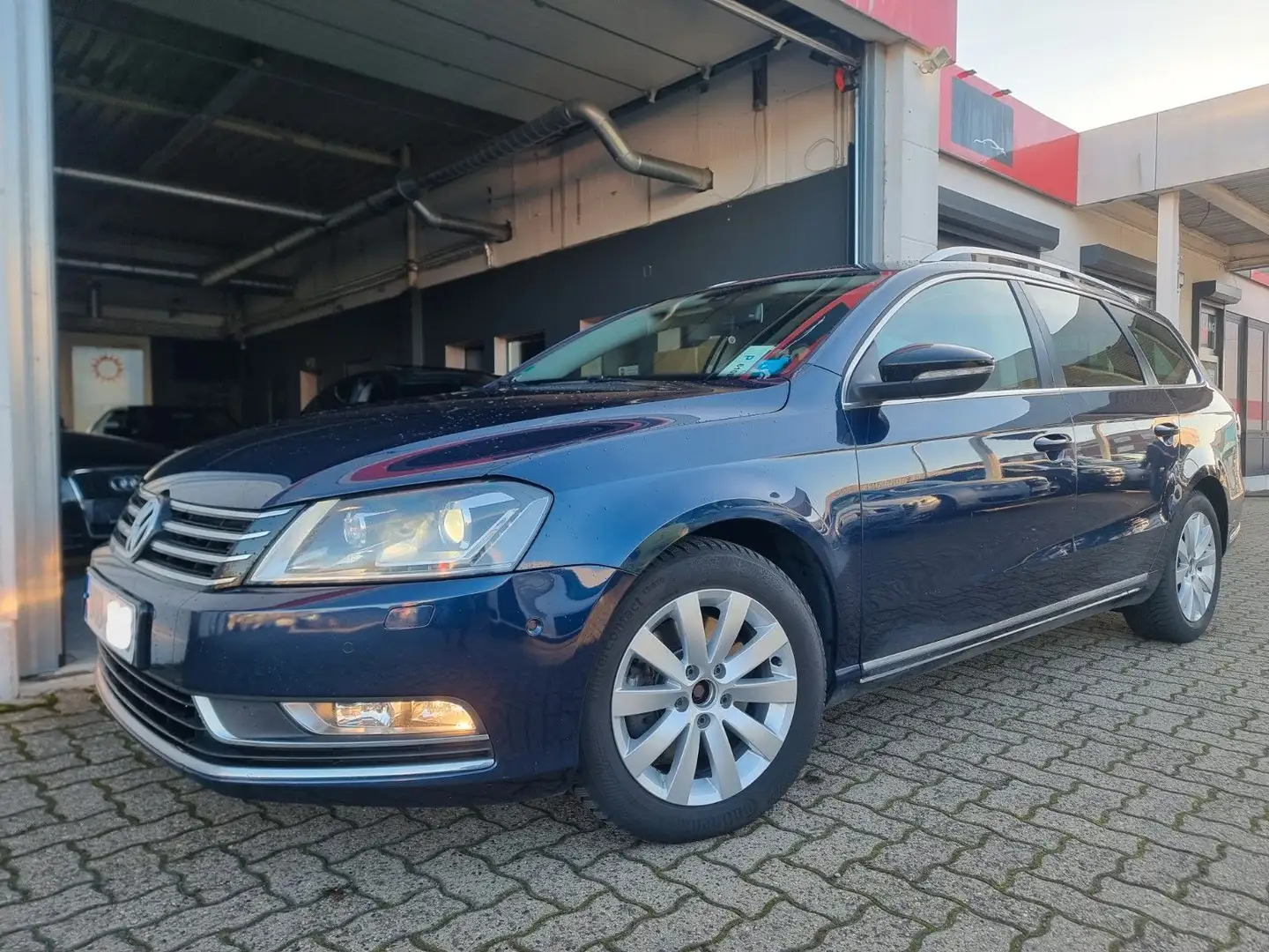 Volkswagen Passat Variant 2.0  Business Edition /ZR/WA Neu Bleu - 1