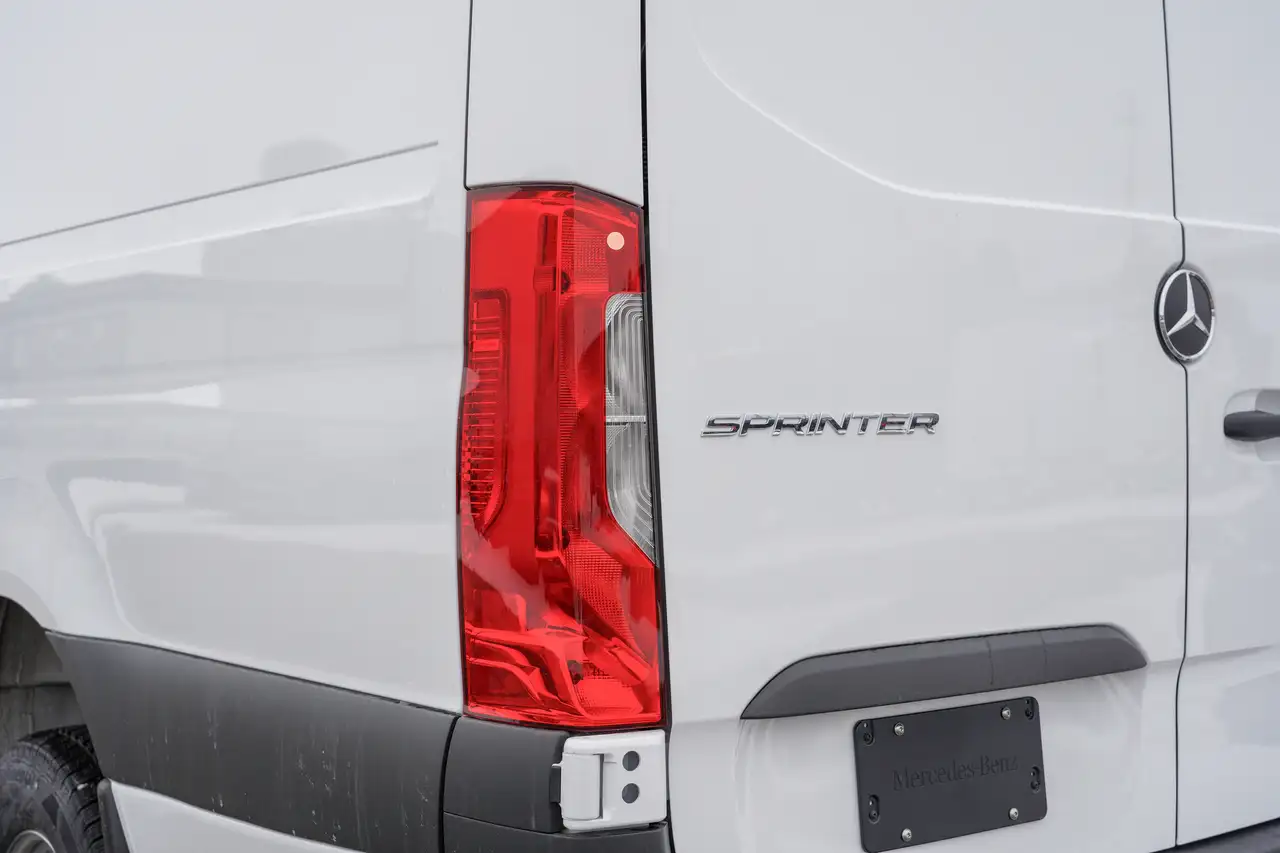 Mercedes-Benz Sprinter снимка Mercedes-Benz Sprinter