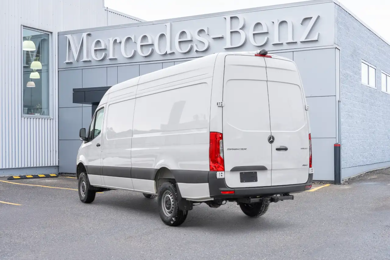 Mercedes-Benz Sprinter снимка Mercedes-Benz Sprinter