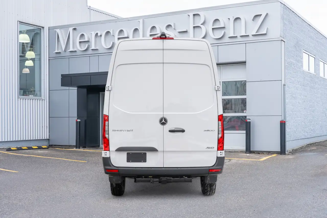 Mercedes-Benz Sprinter снимка Mercedes-Benz Sprinter