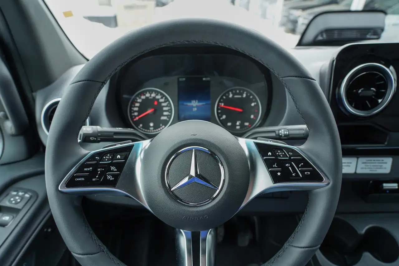 Mercedes-Benz Sprinter снимка Mercedes-Benz Sprinter