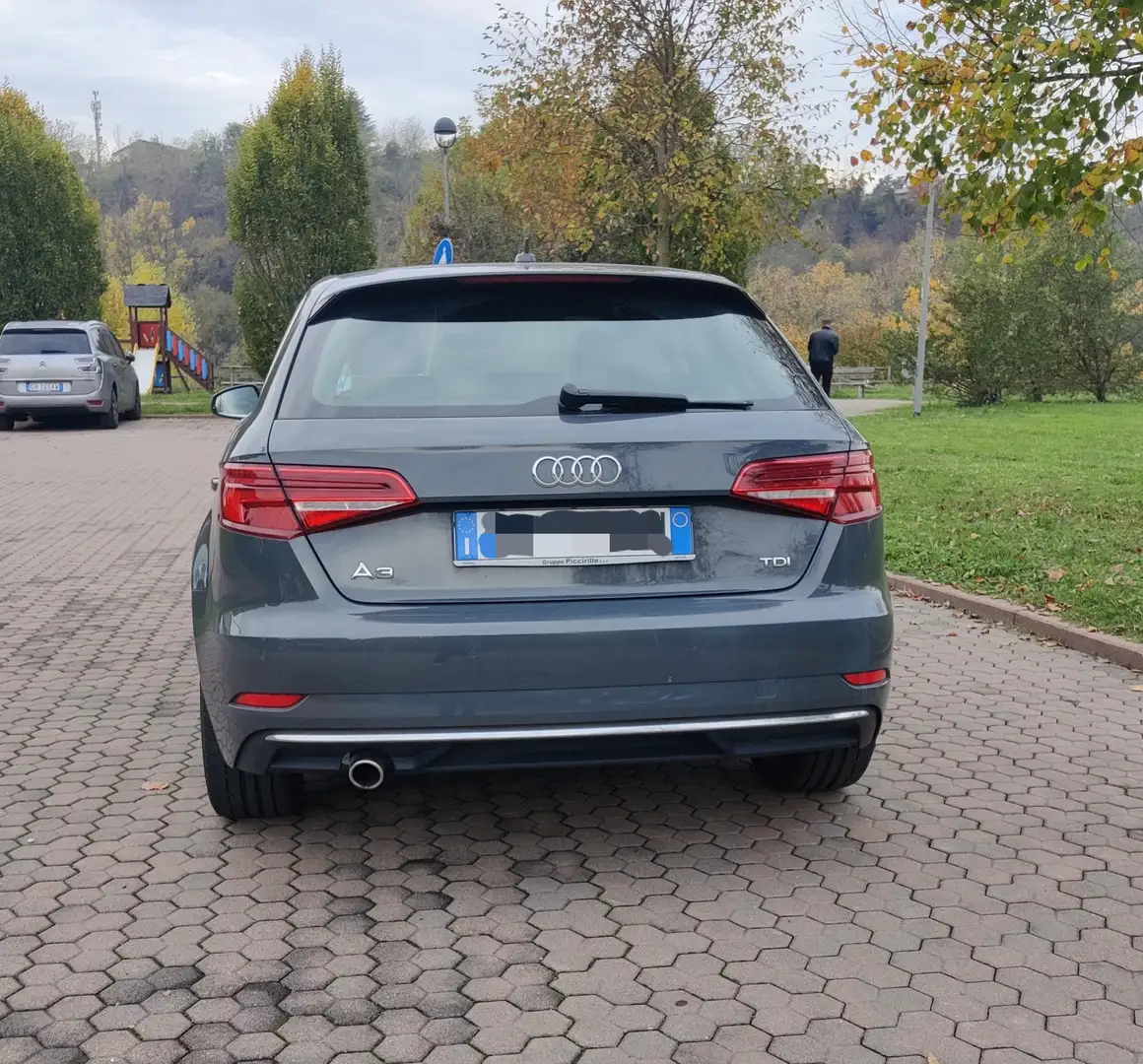 Audi A3 Sportback 30 1.6 tdi Sport 116cv Grigio - 1