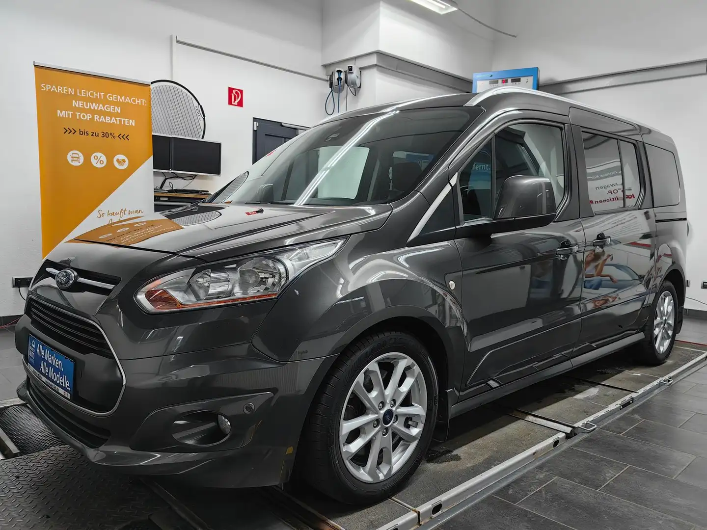 Ford Grand Tourneo Titanium 1.6 TDCi*7Sitz*RFK*LWS*GRA Grau - 2