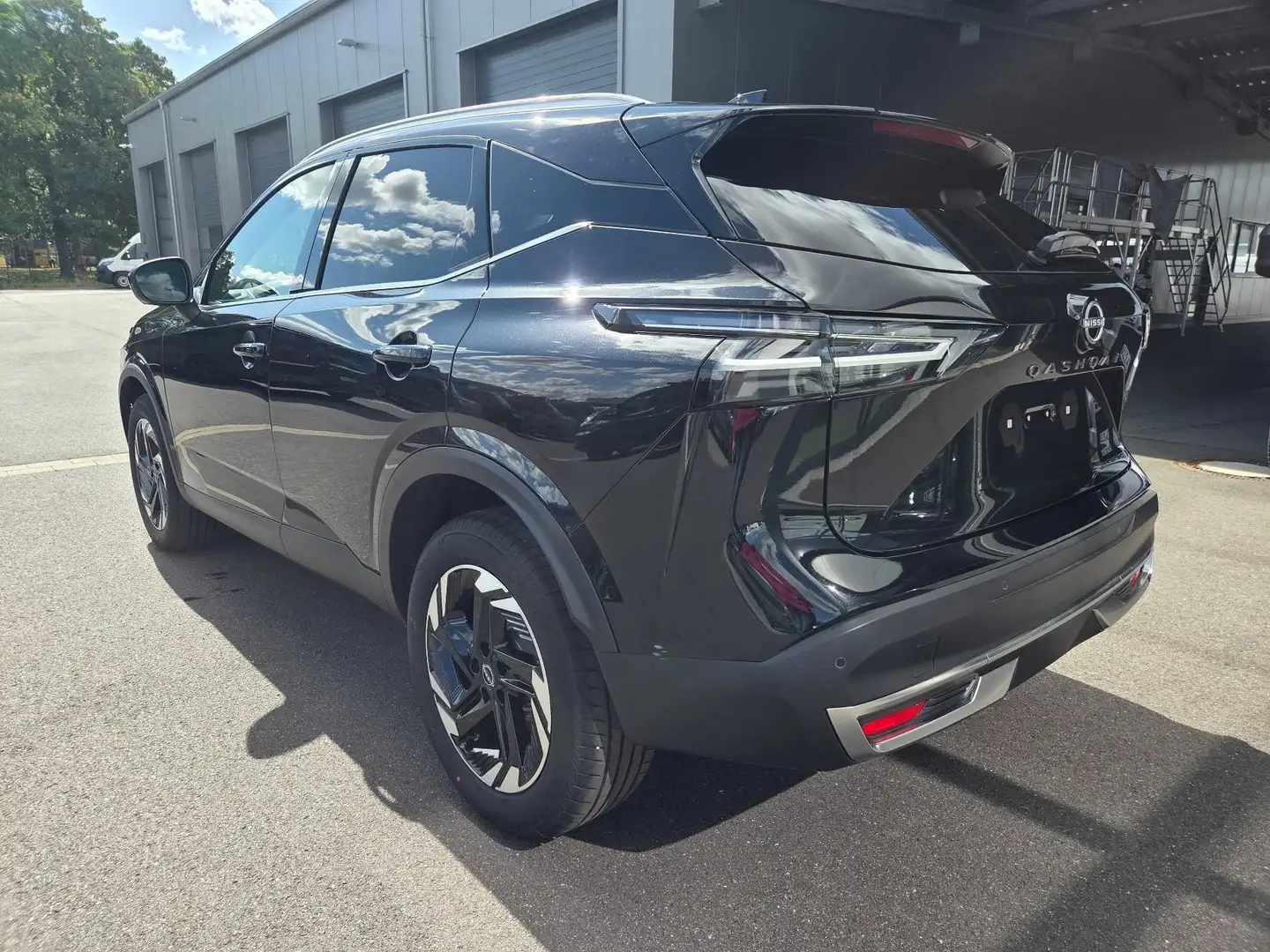 Nissan Qashqai 1.3 AT MHEV MJ 2025 Connecta 18LM NAV KAM DCT Schwarz - 2