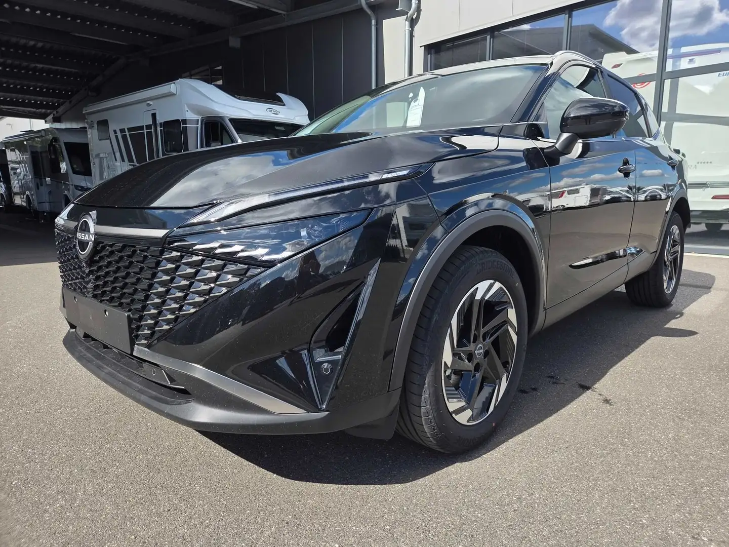 Nissan Qashqai 1.3 AT MHEV MJ 2025 Connecta 18LM NAV KAM DCT Schwarz - 1