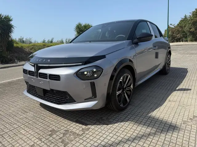 Lancia Ypsilon Hybrid e-DCT LX