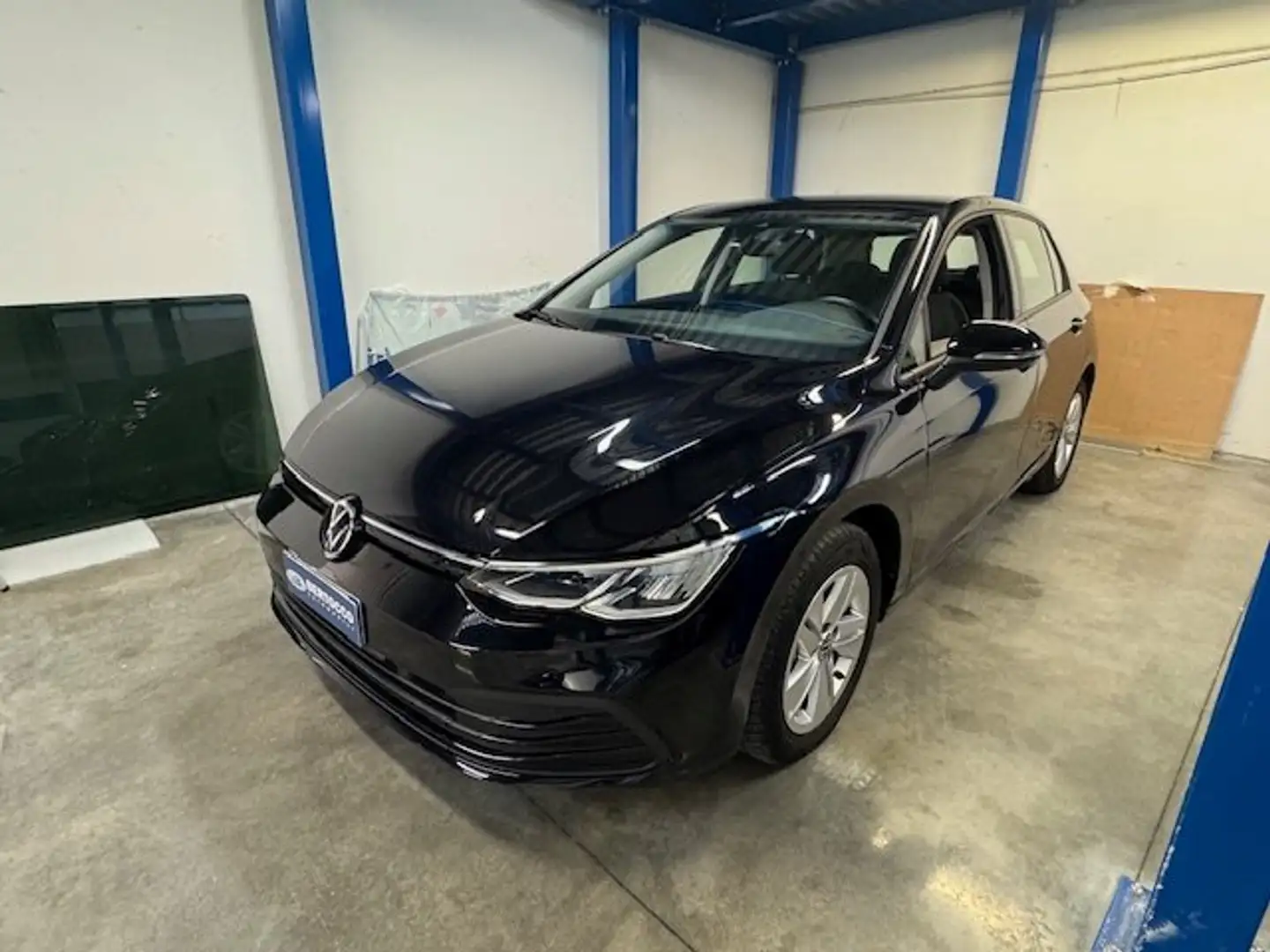 Volkswagen Golf VIII  1.0 tsi evo Life 110cv Noir - 1