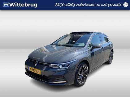 Volkswagen Golf 1.4 eHybrid Style / AUTOMAAT/ PANO/ CAMERA/ PARK.