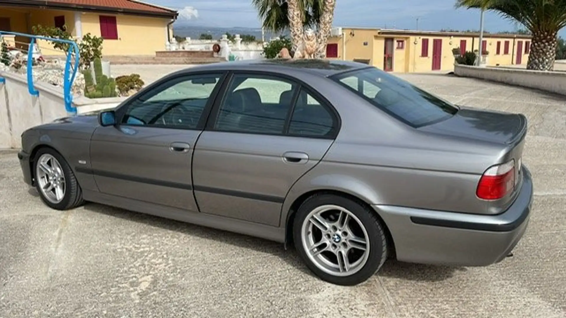 BMW 525 525 d Special Equipment 2 Plateado - 2