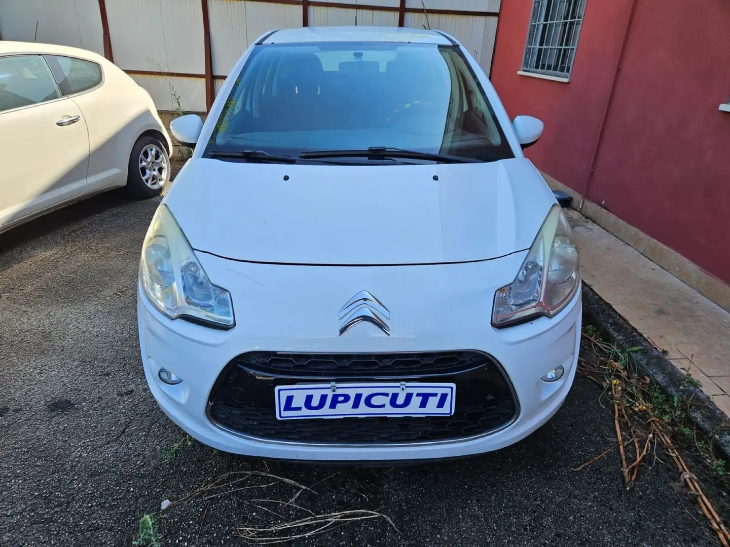 Citroen C3 C3 II 2009 1.4 hdi Attraction E5 Белый - 1