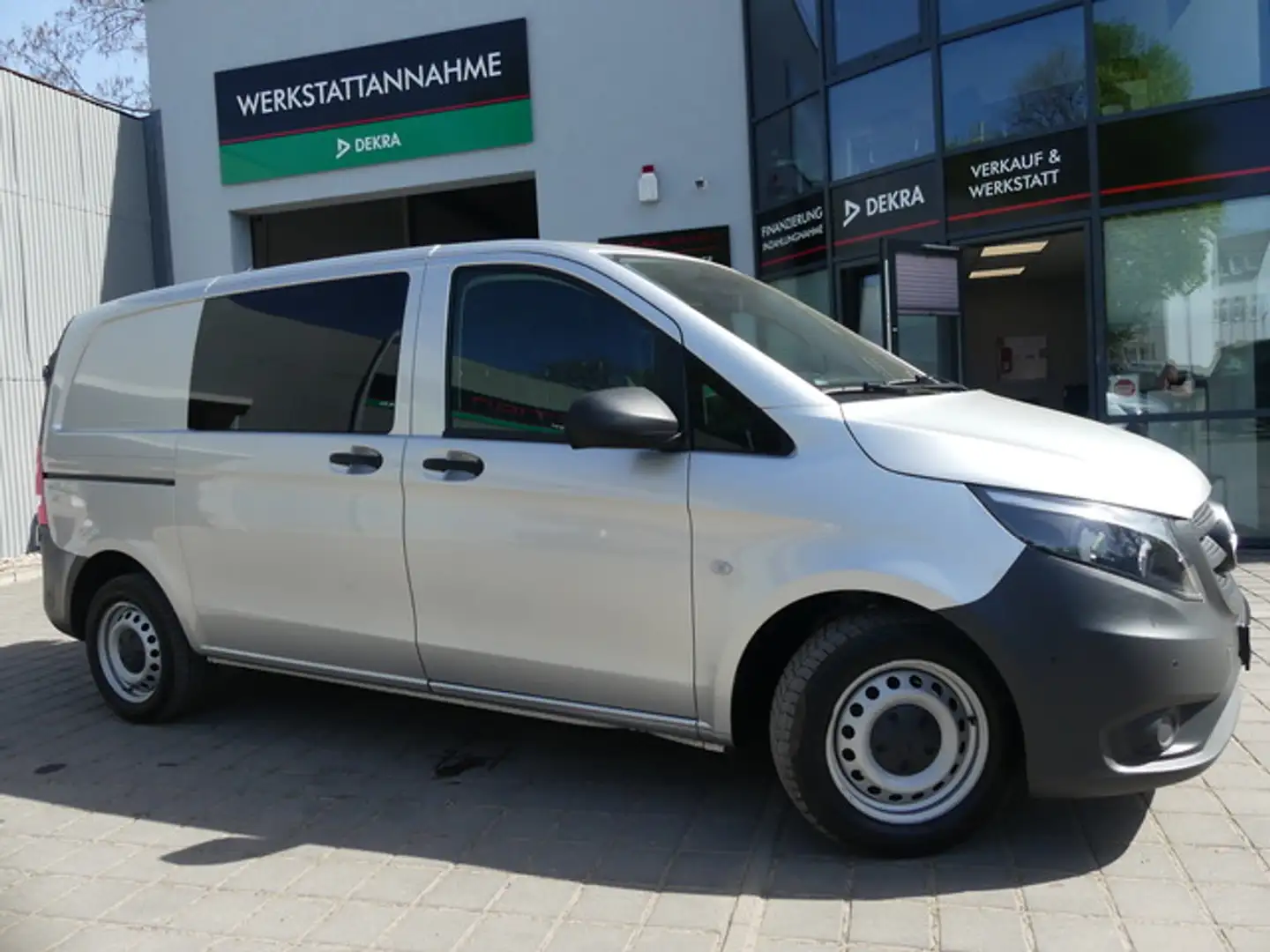 Mercedes-Benz Vito Kasten 114 CDI kompakt KLIMA/TEMPO/PDC+ Silber - 1