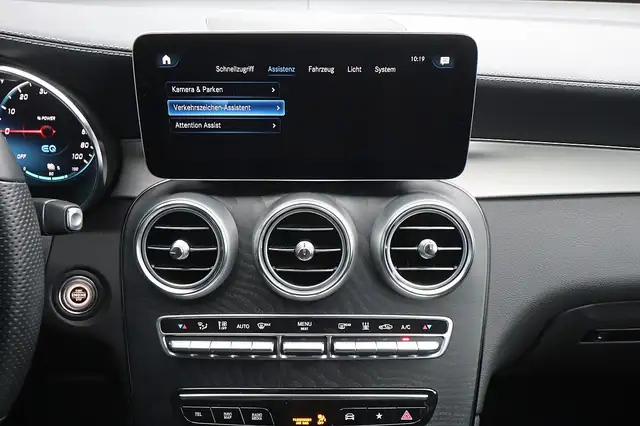 Mercedes-Benz GLC 300 de PHEV Coupé 4MATIC Aut. ACC, AHK elektr., Mul... Ansicht 19