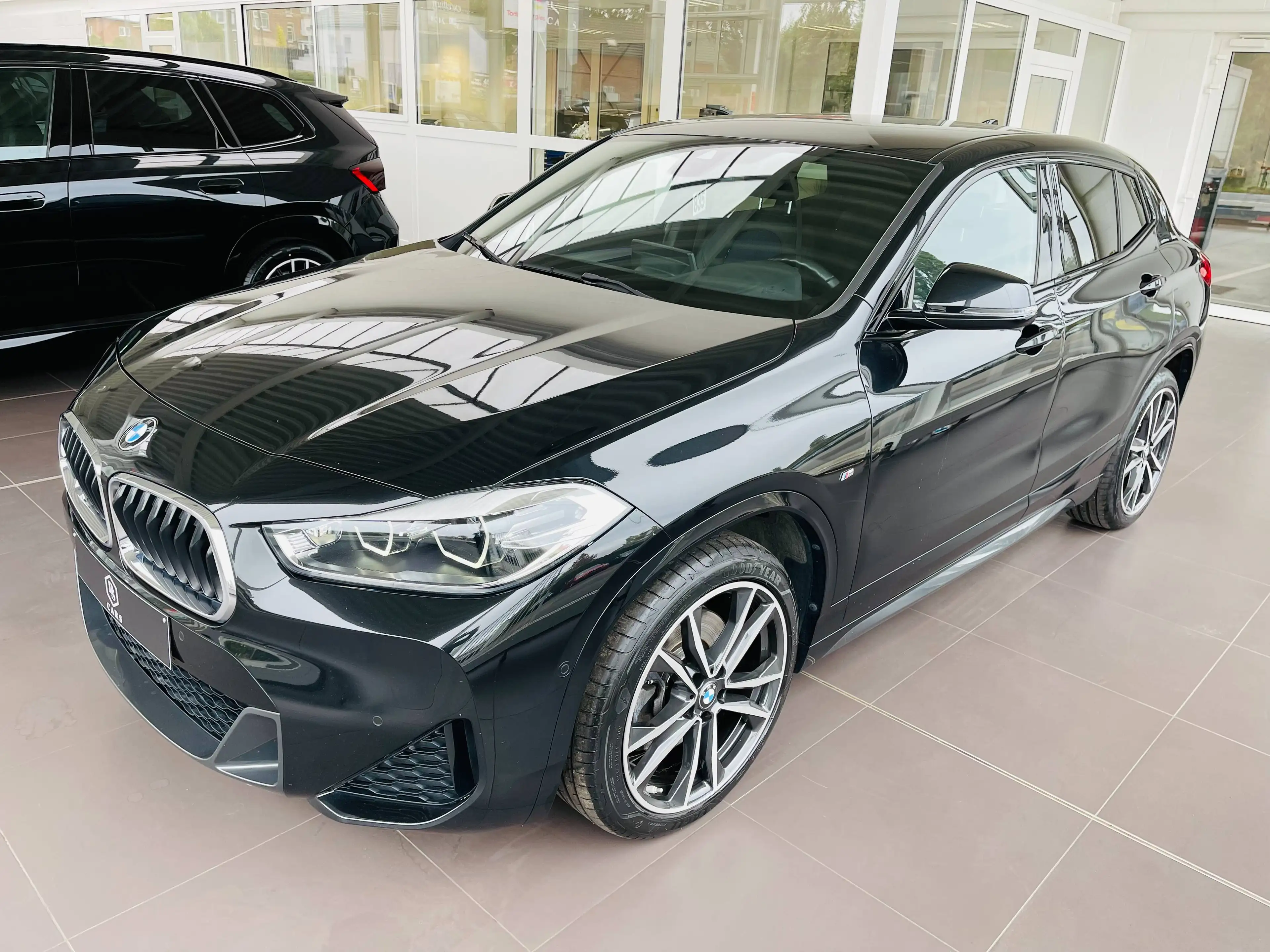BMW X2 2.0iA xDrive *** GARANTIE + PACK M + LED + GPS PRO + CUIR *** — photo 2