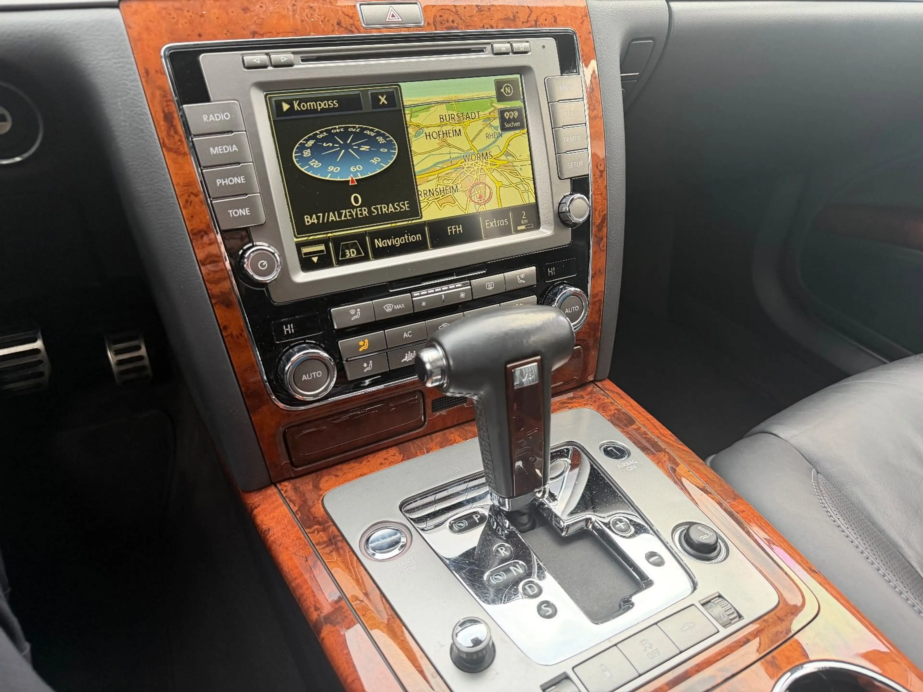 Volkswagen Phaeton V6 TDI 5-Sitzer 4Motion*Vollausstattung* — photo 10