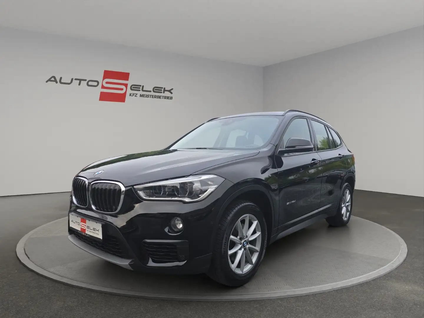 BMW X1 sDrive 18d Advantage NAVI TEMPOMAT KLIMA PDC Schwarz - 1