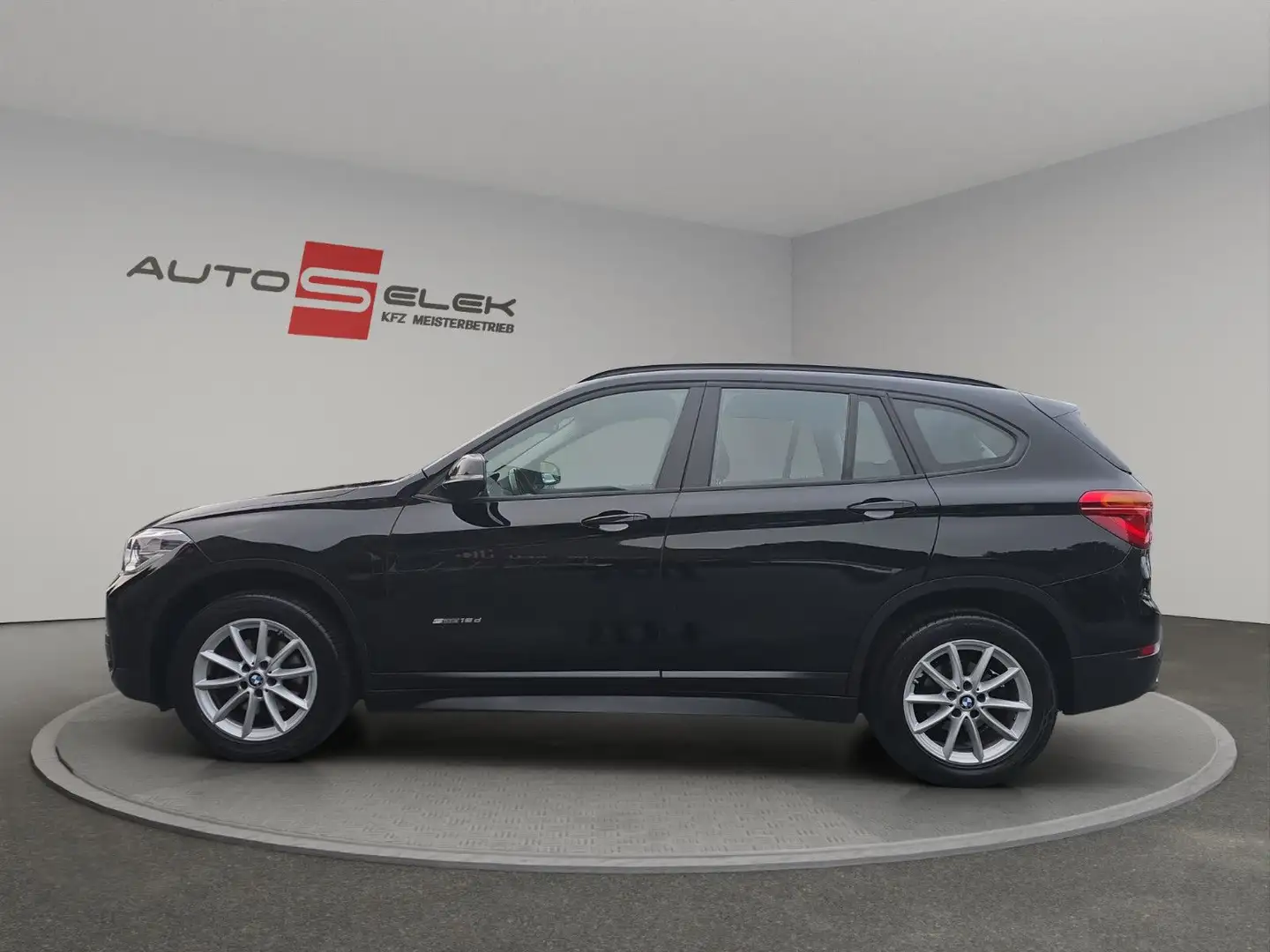 BMW X1 sDrive 18d Advantage NAVI TEMPOMAT KLIMA PDC Schwarz - 2