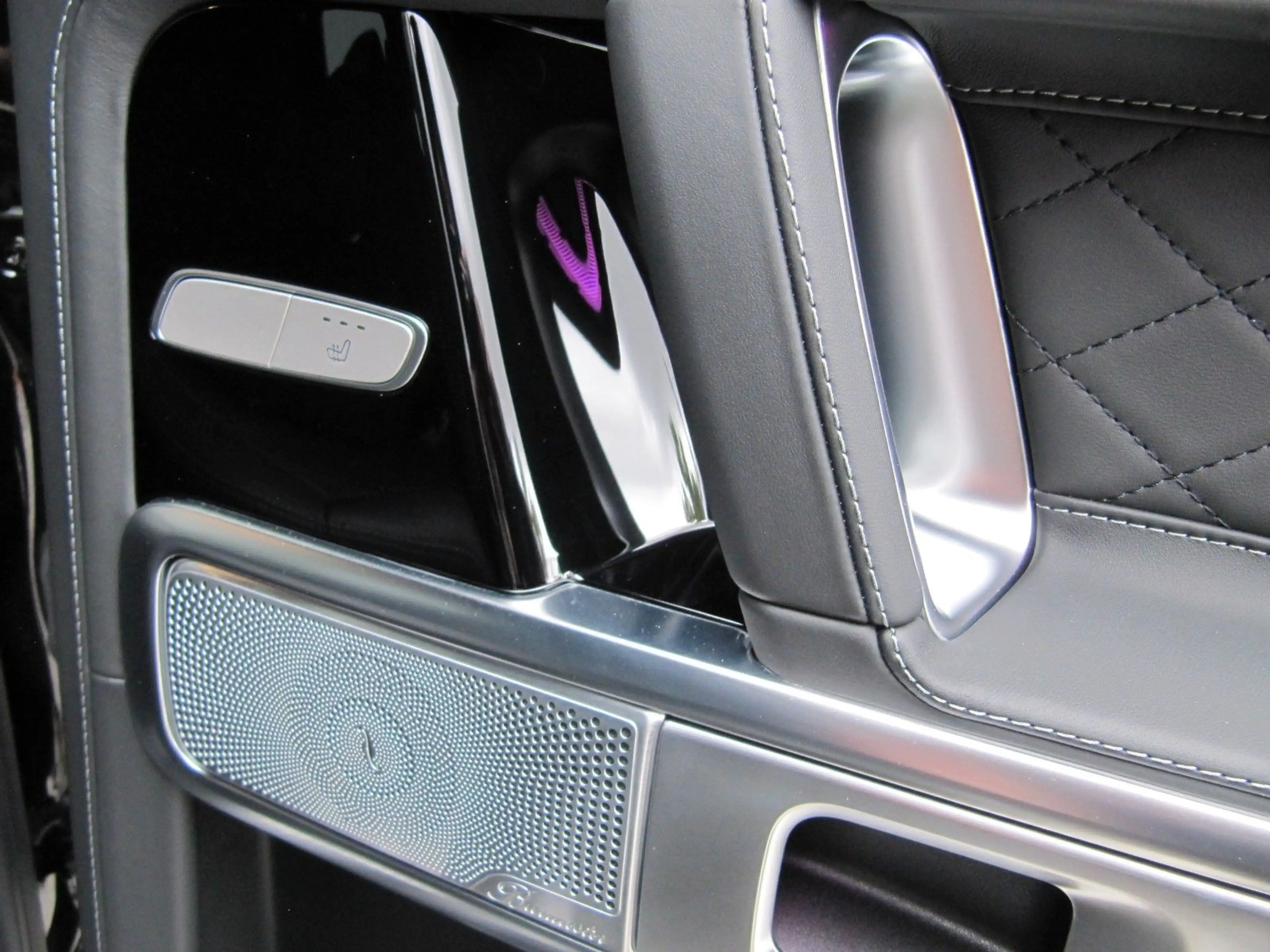 Mercedes-Benz G 63 AMG TZ NIGHT BURMESTER  A22 — photo 11
