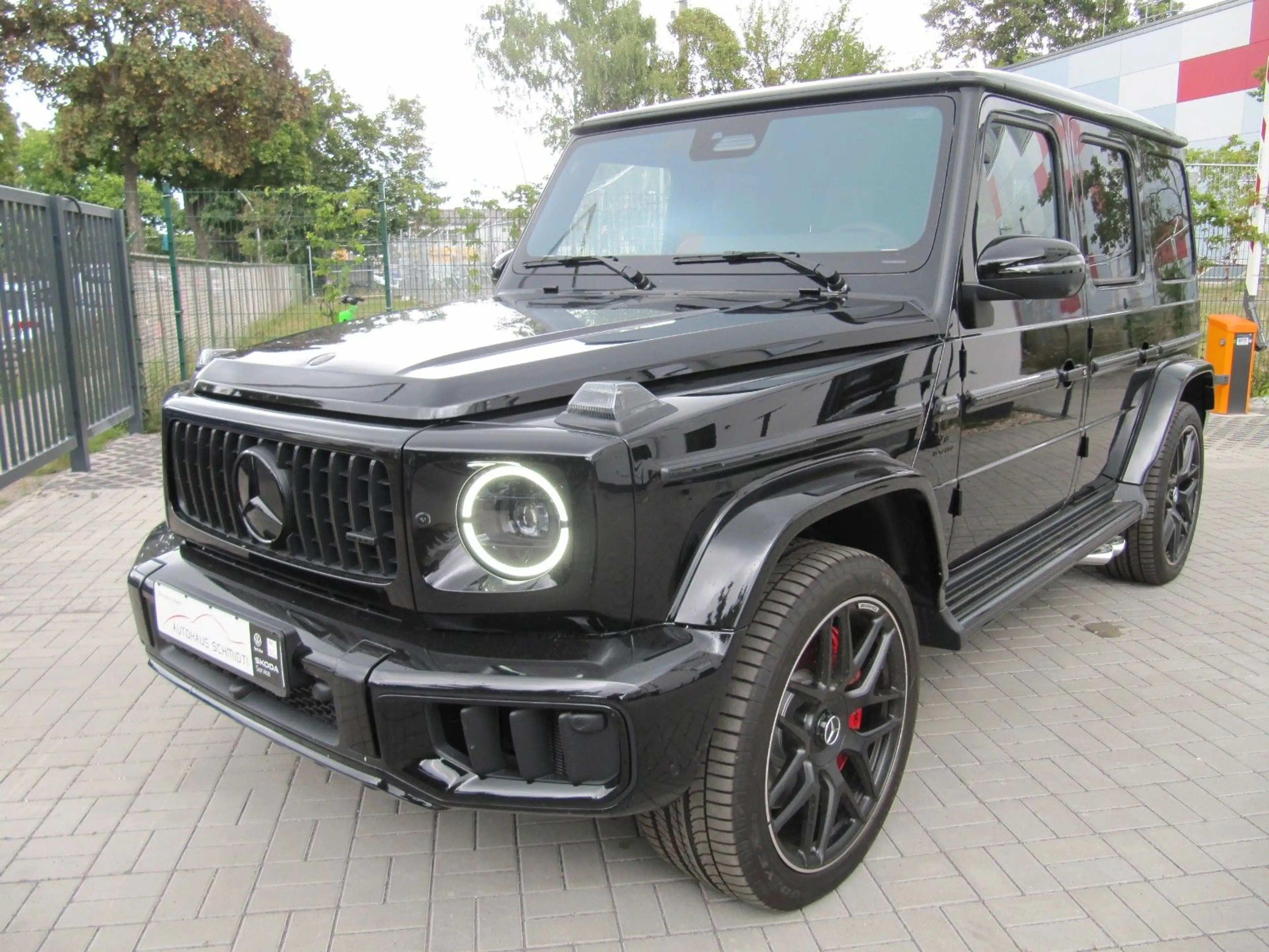 Mercedes-Benz G 63 AMG TZ NIGHT BURMESTER  A22 — photo 2