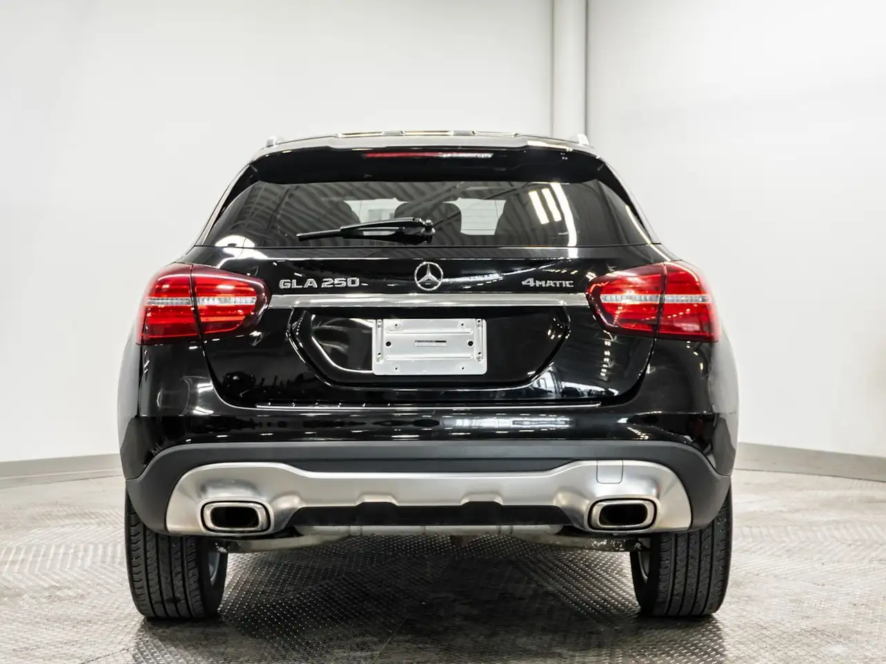Mercedes-Benz GLA photo Mercedes-Benz GLA