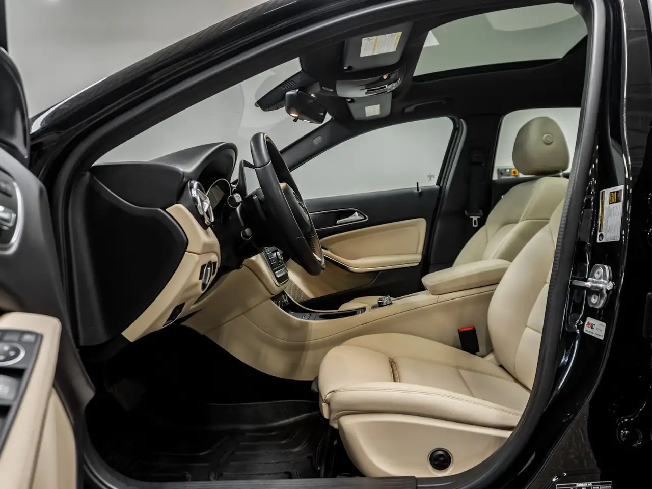 Mercedes-Benz GLA photo Mercedes-Benz GLA