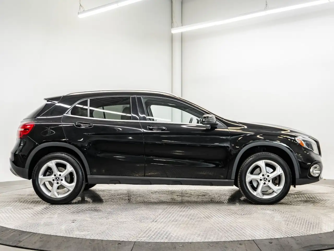 Mercedes-Benz GLA photo Mercedes-Benz GLA