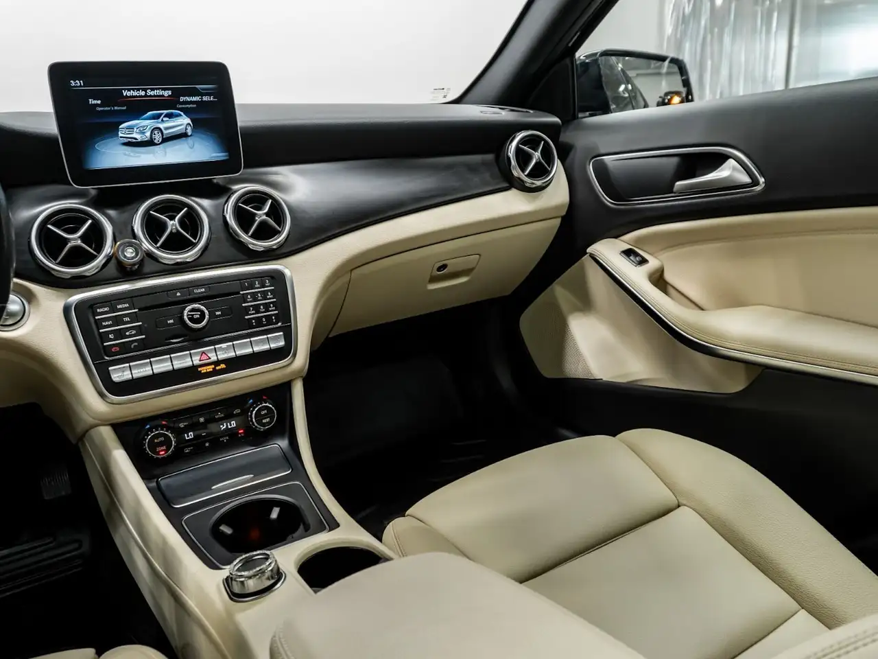 Mercedes-Benz GLA photo Mercedes-Benz GLA