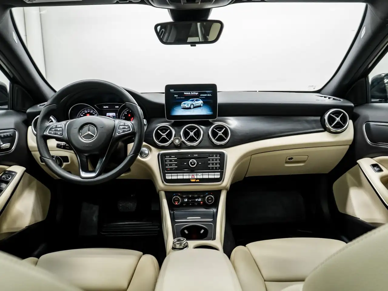 Mercedes-Benz GLA photo Mercedes-Benz GLA