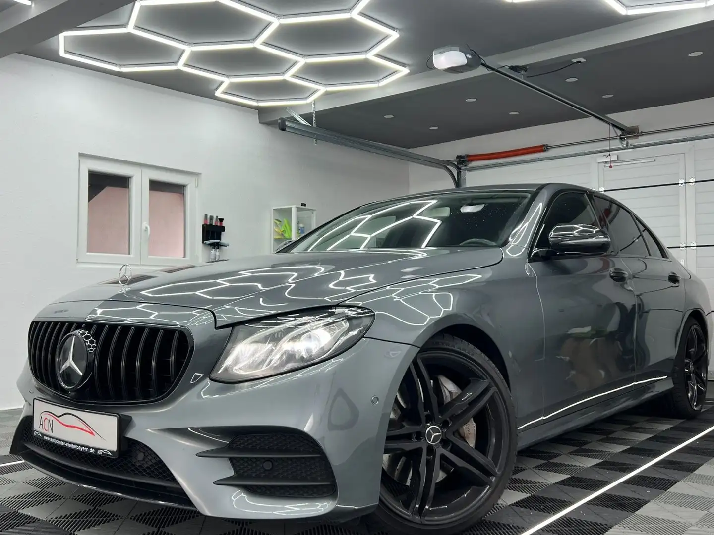 Mercedes-Benz E 350 d AMG-LINE/Facelift/LED/AHK/AMB/WIDESCREEN Grau - 1