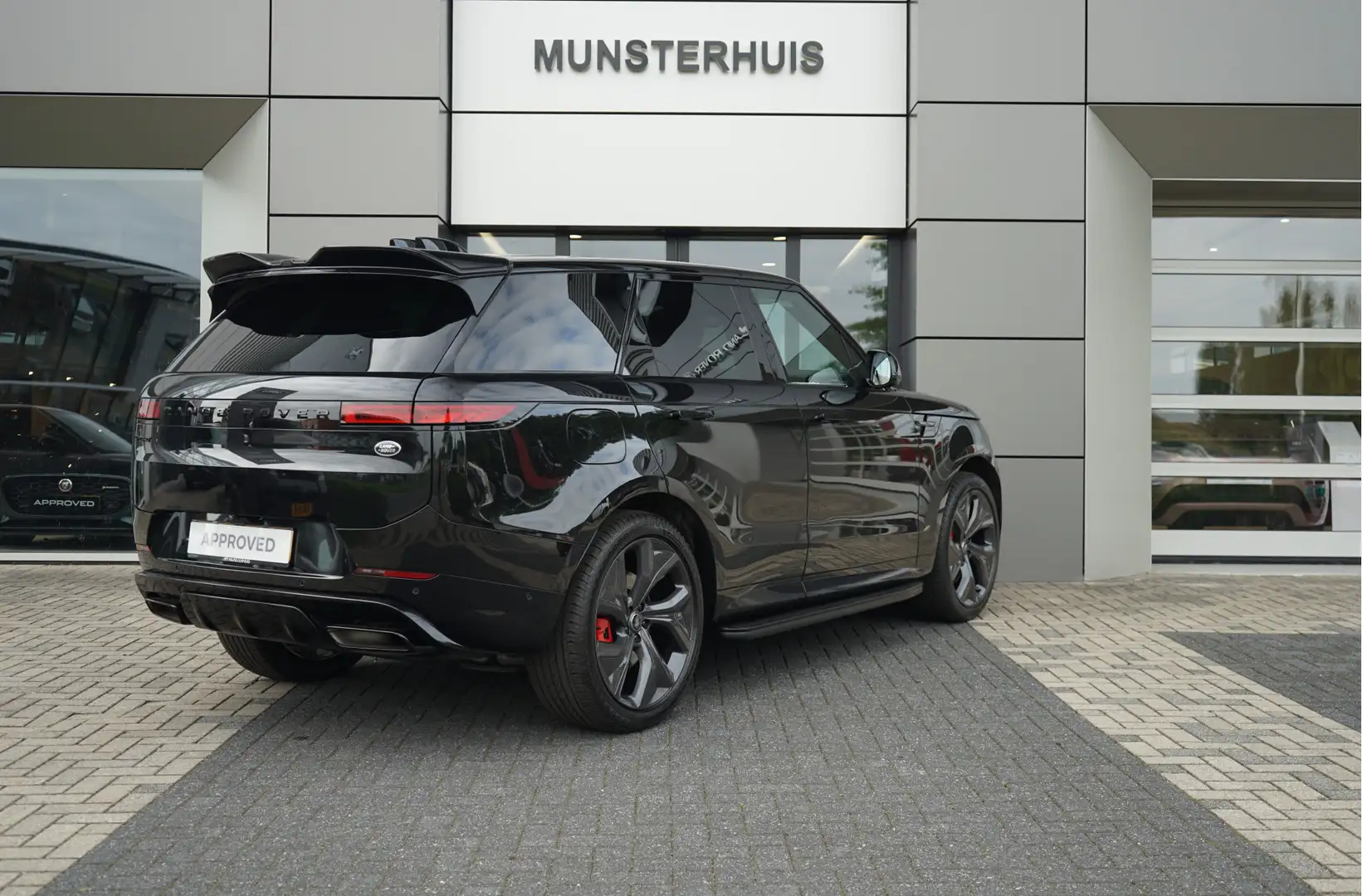 Land Rover Range Rover Sport 3.0 P440e Dynamic SE URBAN | Schuif/Kantel dak  | Zwart - 2