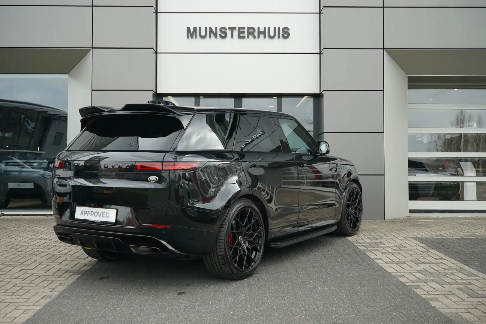 Land Rover Range Rover Sport 3.0 P440e Dynamic SE URBAN | Schuif/Kantel dak  | Zwart - 2