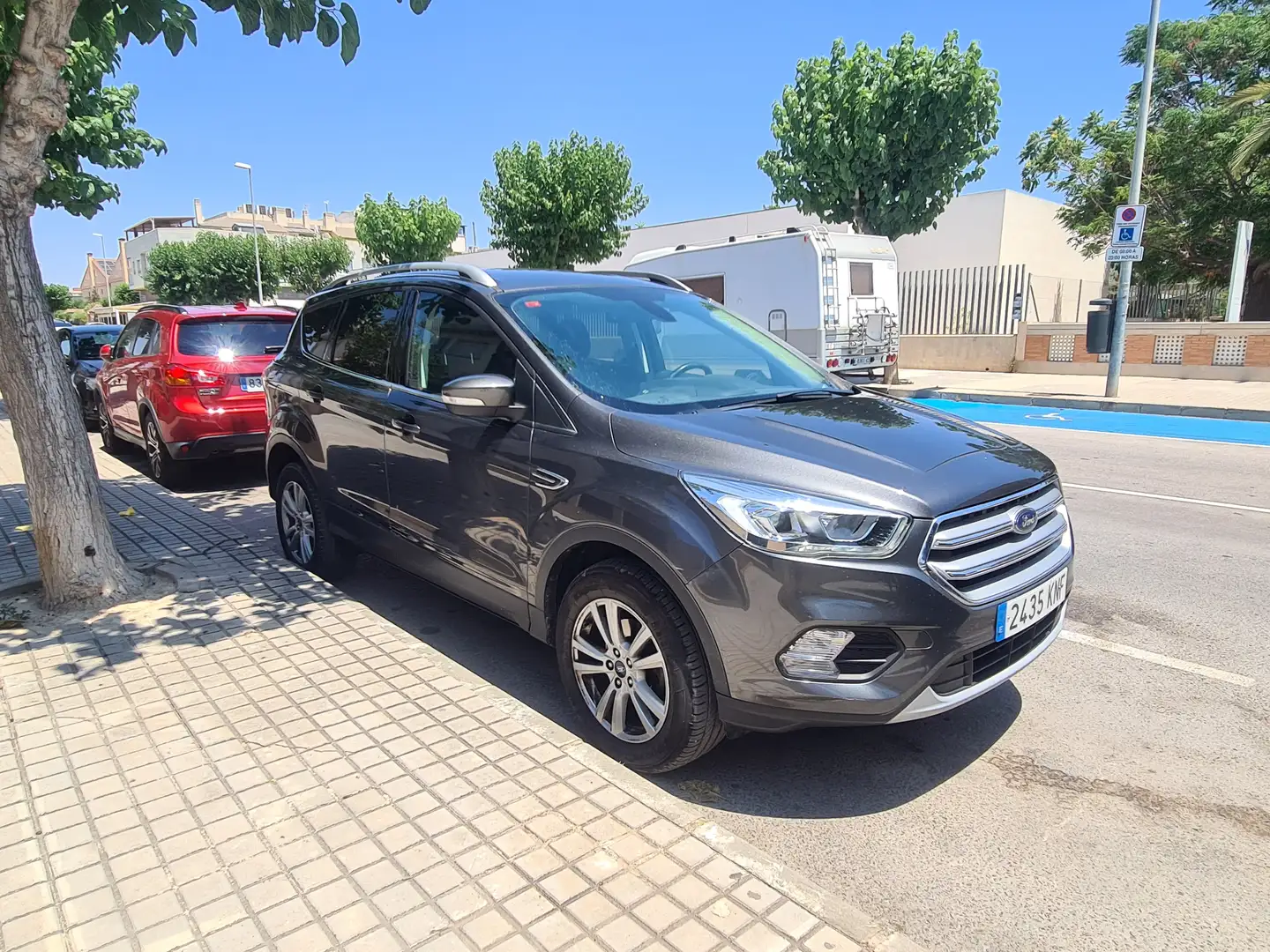 Ford Kuga Kuga 1.5 EcoB. Auto S Gris - 2