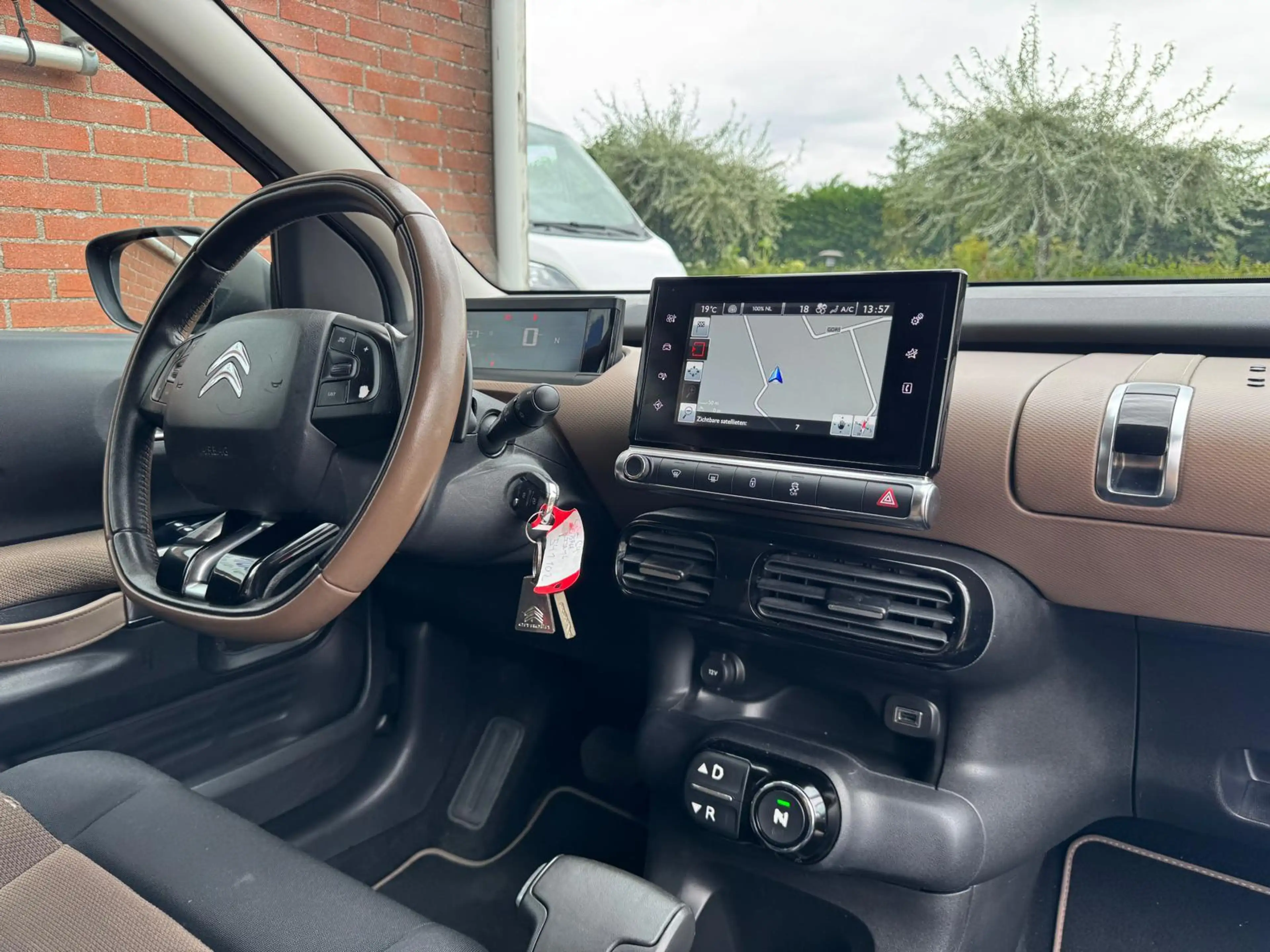 Citroen C4 Cactus 1.2 e-VTi Shine AUTOMAAT CAMERA TREKHAAK PDC LMV N — photo 13