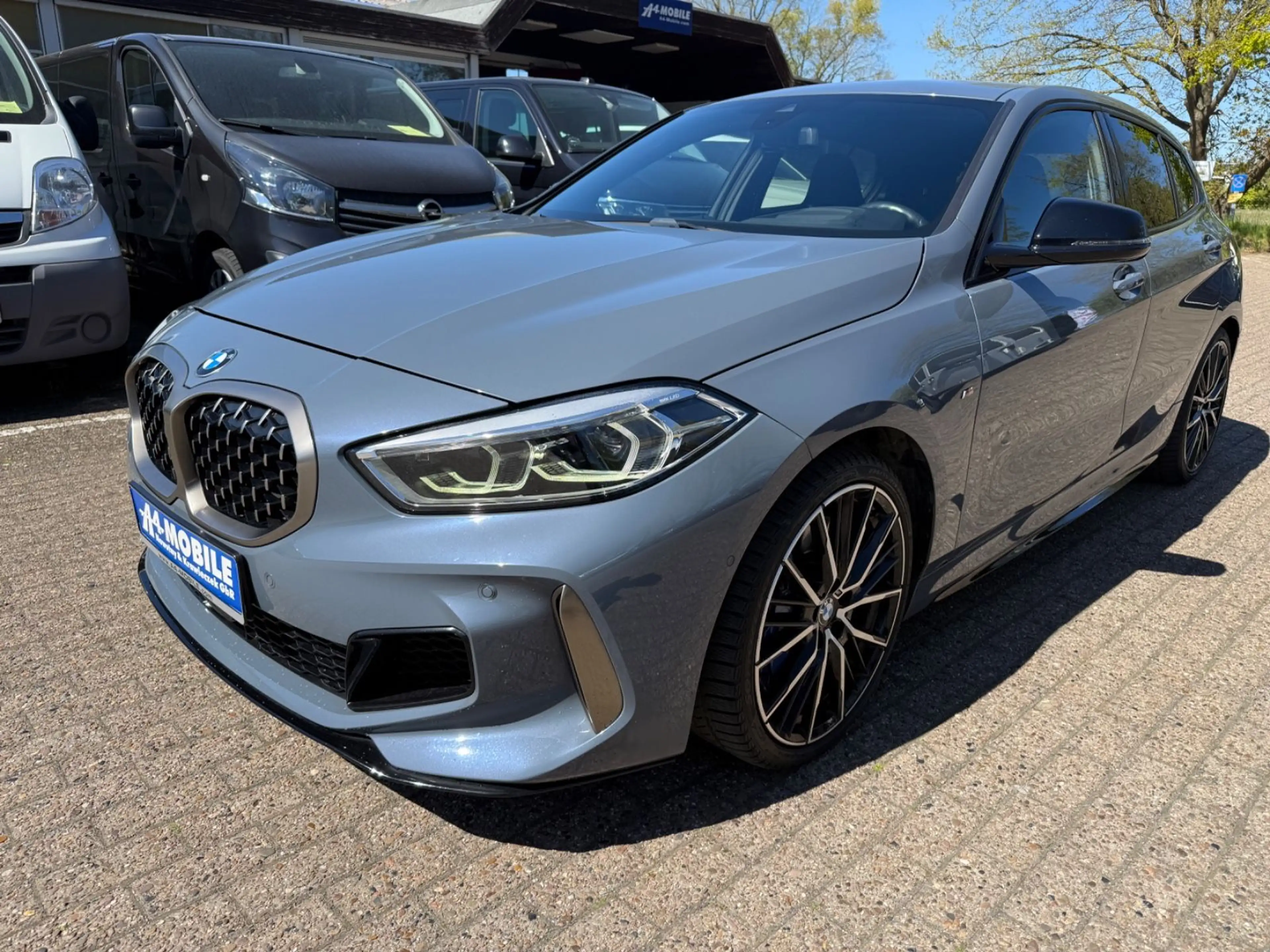 BMW 135 i xDrive Navi LED Memory Head-Up Kamera