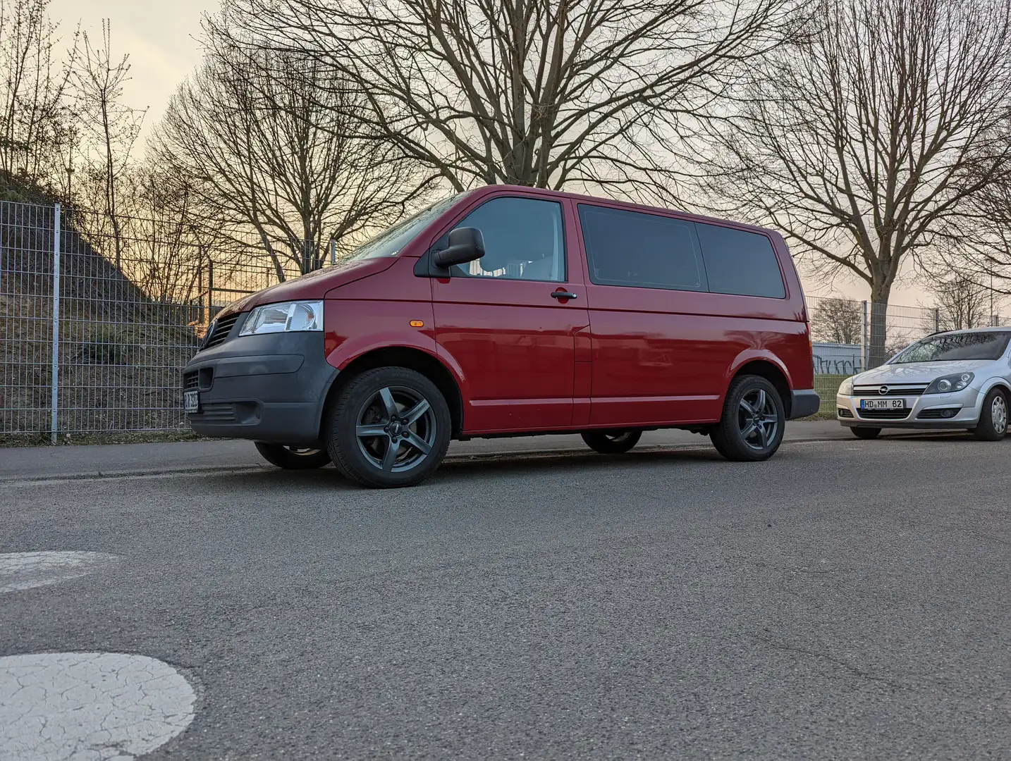 Volkswagen T5 Transporter 7HC Rot - 1