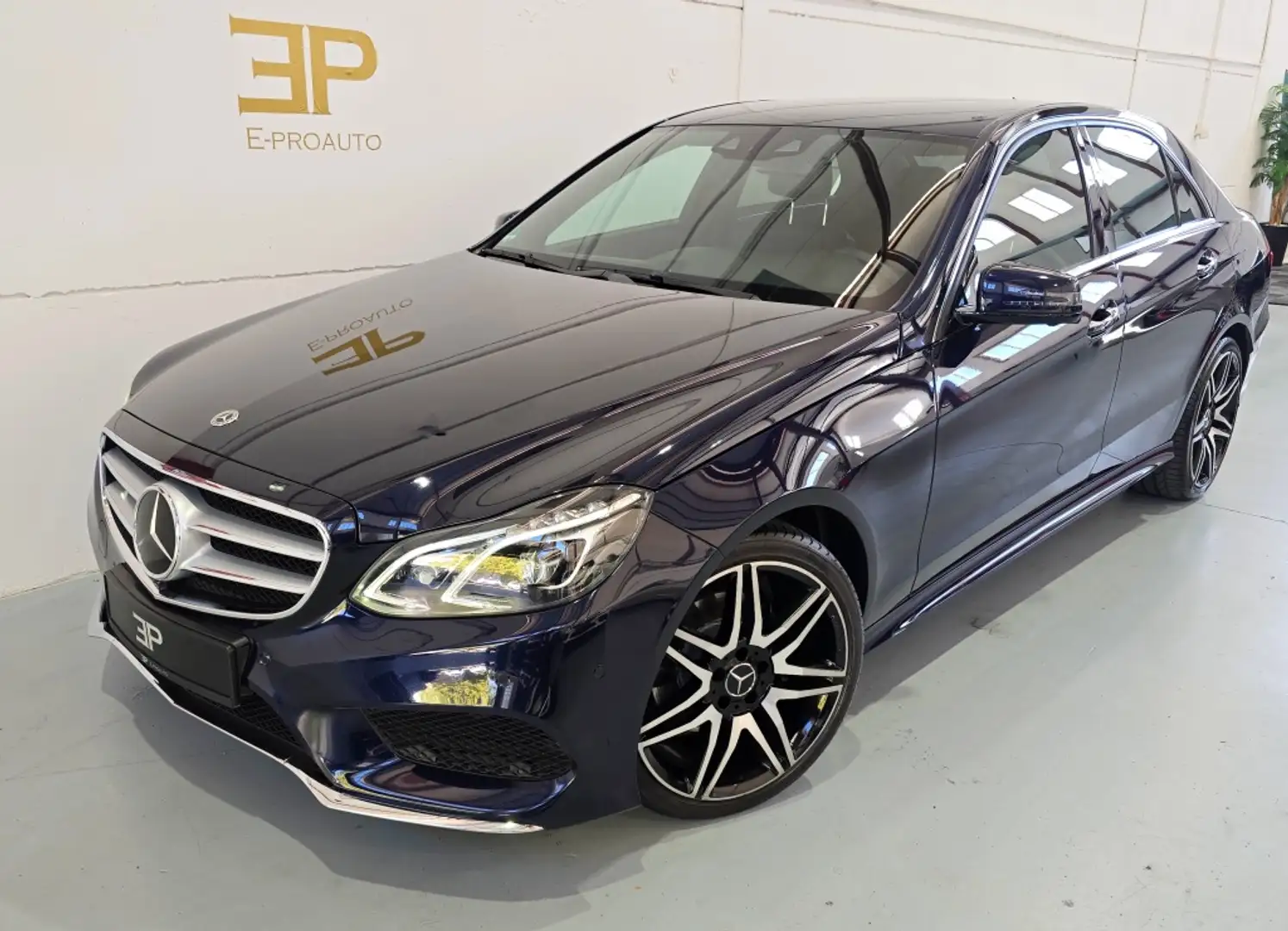 Mercedes-Benz E 250 BT Avantgarde 4M 7G Plus Azul - 1