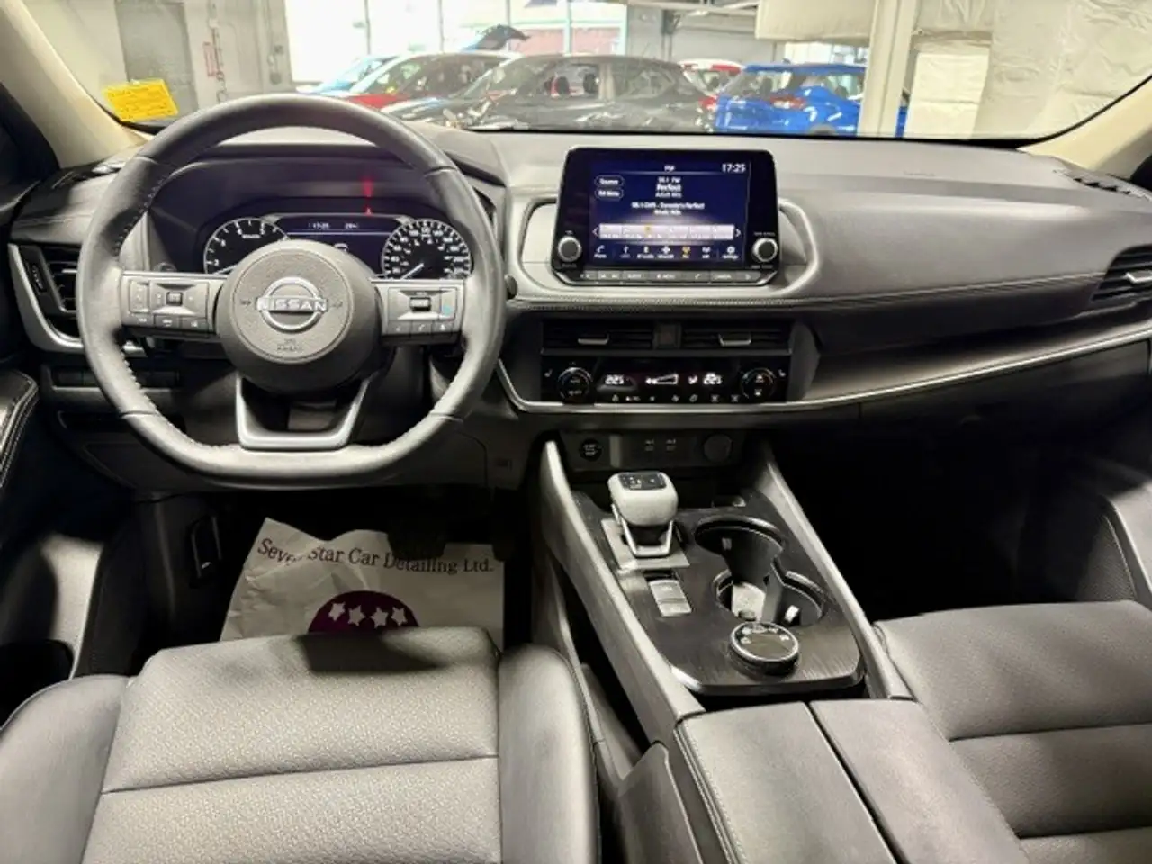 Nissan Rogue снимка Nissan Rogue