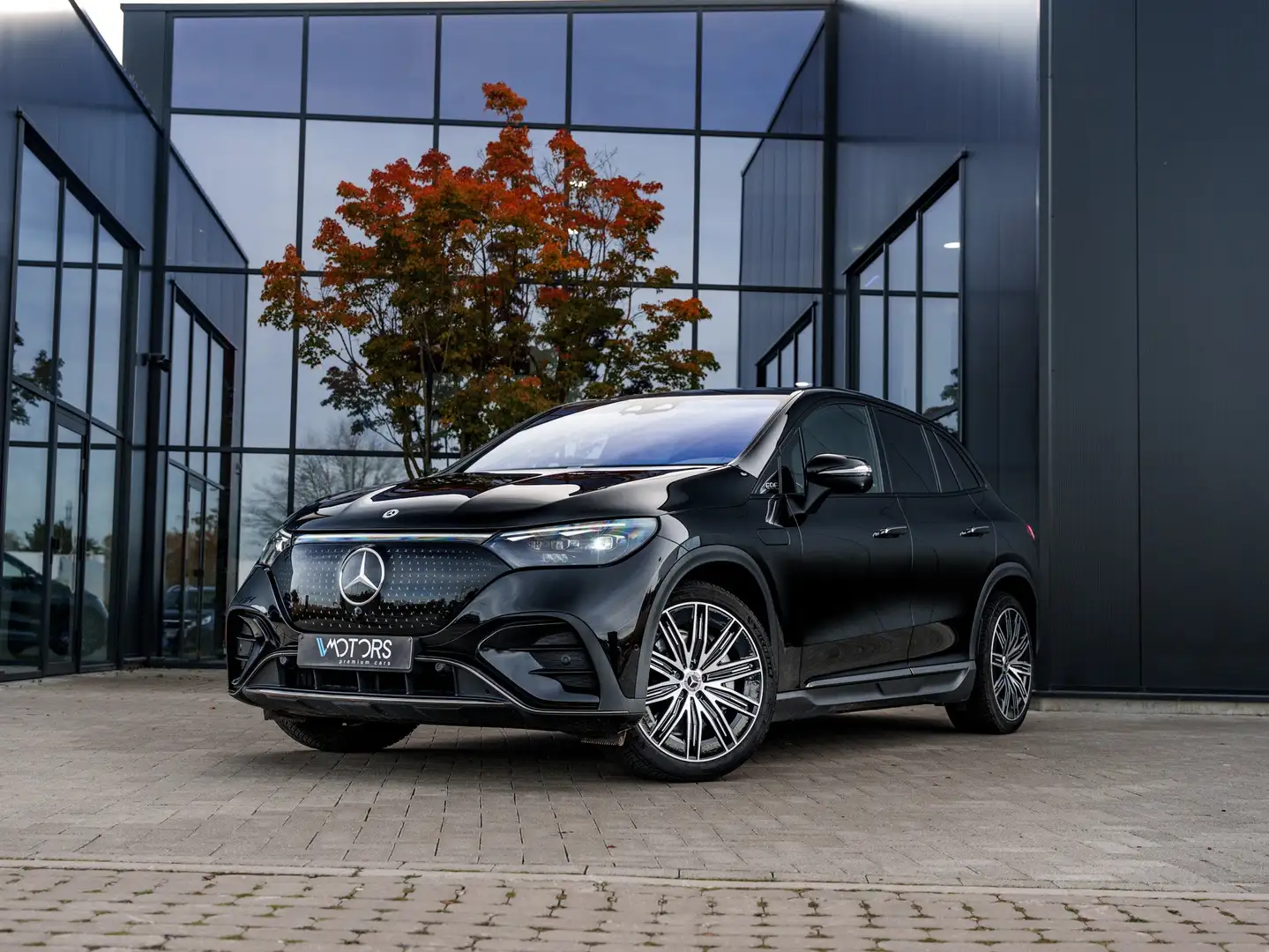 Mercedes-Benz EQE 500 EQE 500 4Matic AMG Line - Hyperscreen - trekhaak - Zwart - 1
