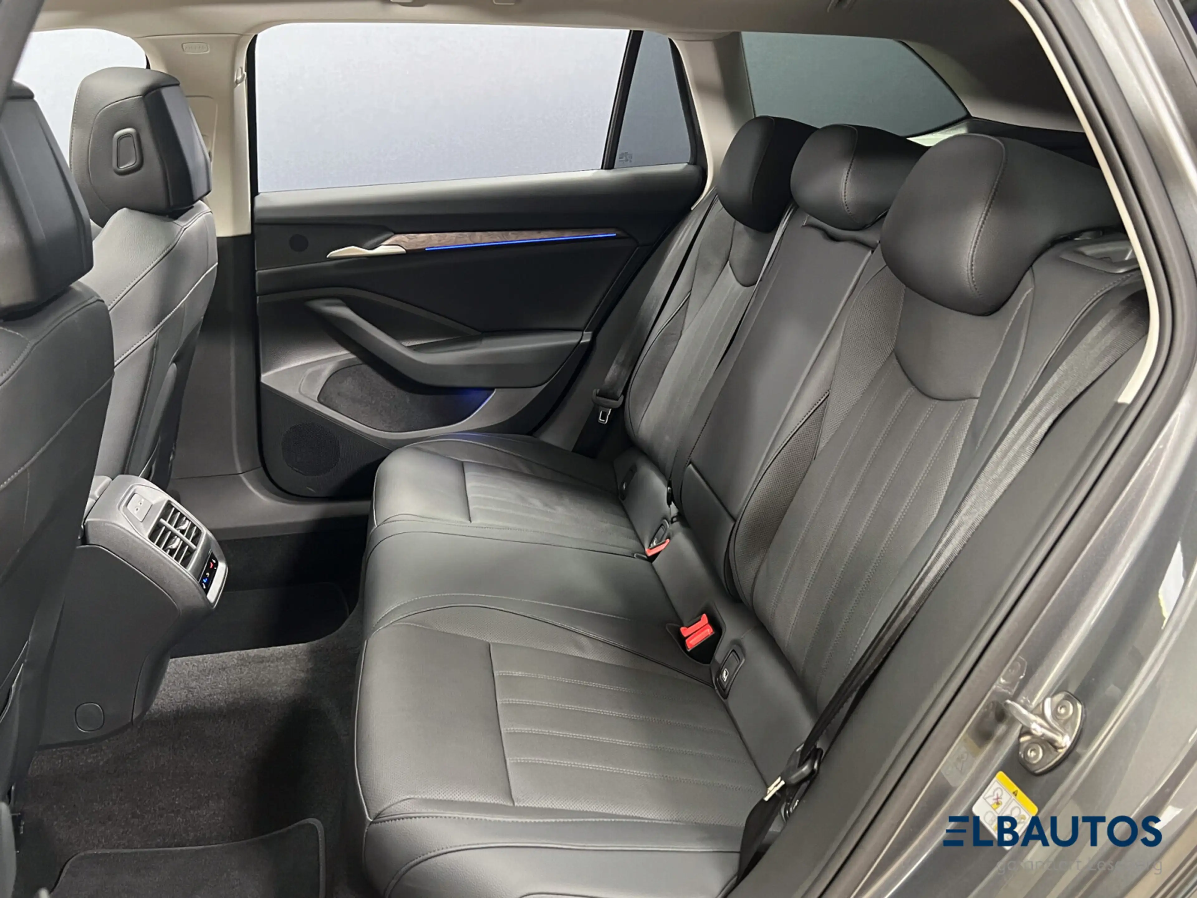 Skoda Superb Superb 1.5 TSI iV L&K Pano/360°/ACC/AHK/Matrix/ — photo 15