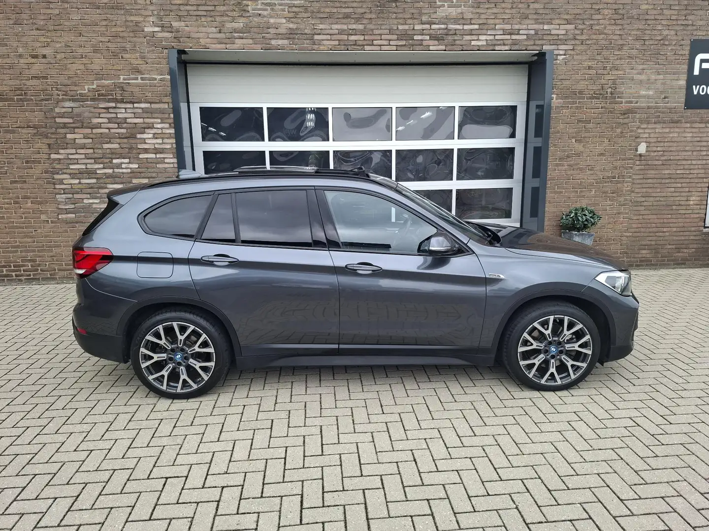 BMW X1 xDrive25e High Executive Full opties/Zeer Mooi! Gris - 2