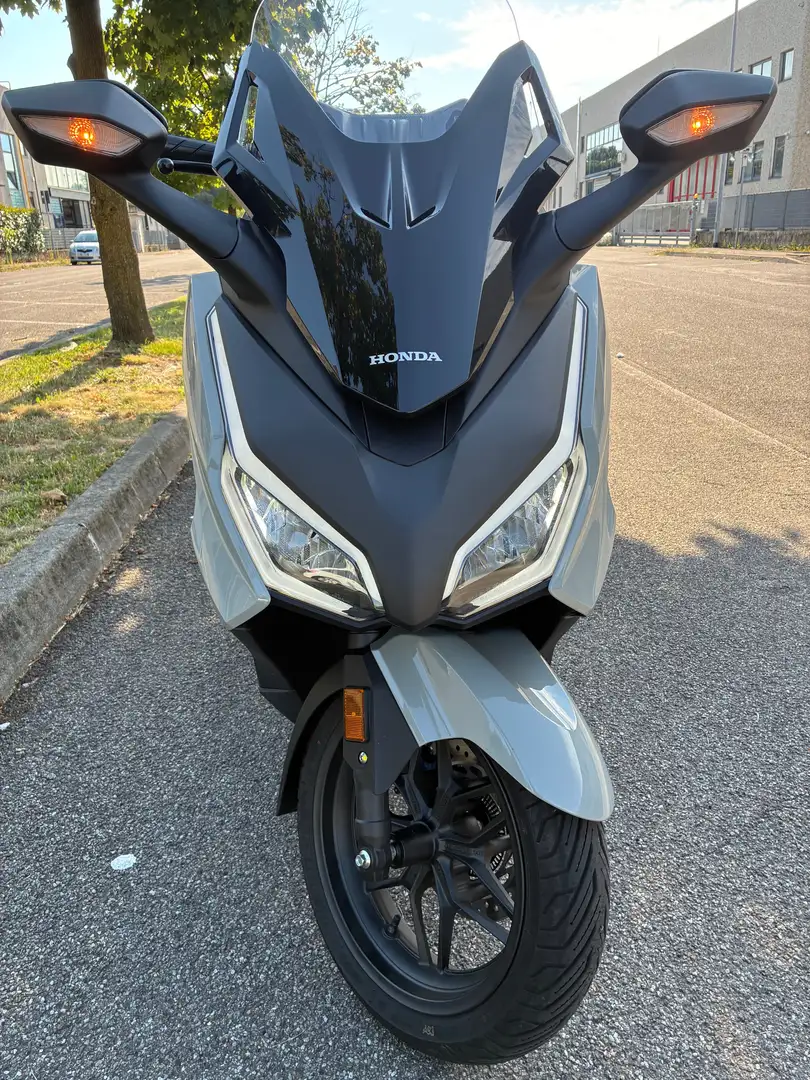 Honda Forza 350 2025 siva - 1