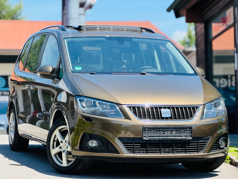 SEAT Alhambra Style Navi Pano