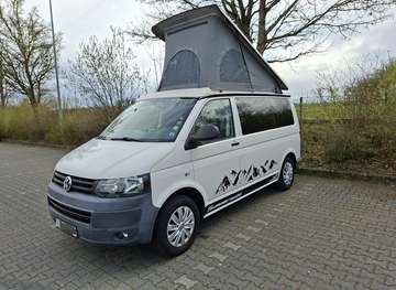 Campingbus mit Aufstelldach