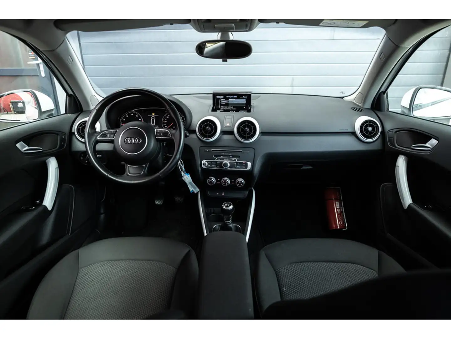 Audi A1 1.0 TFSI 95pk S Line Edition | PDC | Navi | Airco Wit - 2