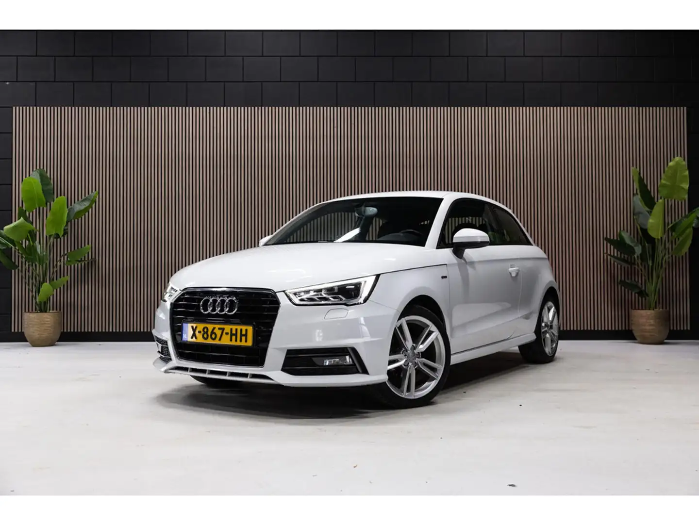 Audi A1 1.0 TFSI 95pk S Line Edition | PDC | Navi | Airco Wit - 1