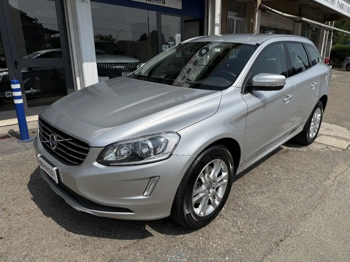 Volvo XC60 D4 Summum COME NUOVA UNIPRO POCHI KM MANUALE Silber - 1