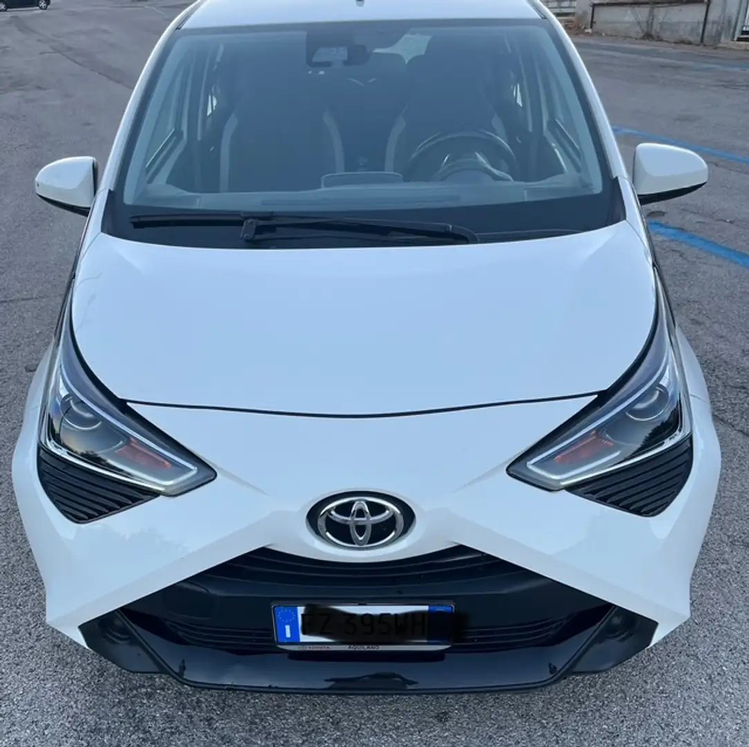 Toyota Aygo Aygo 5p 1.0 x-play m-mt 72cv Bianco - 1