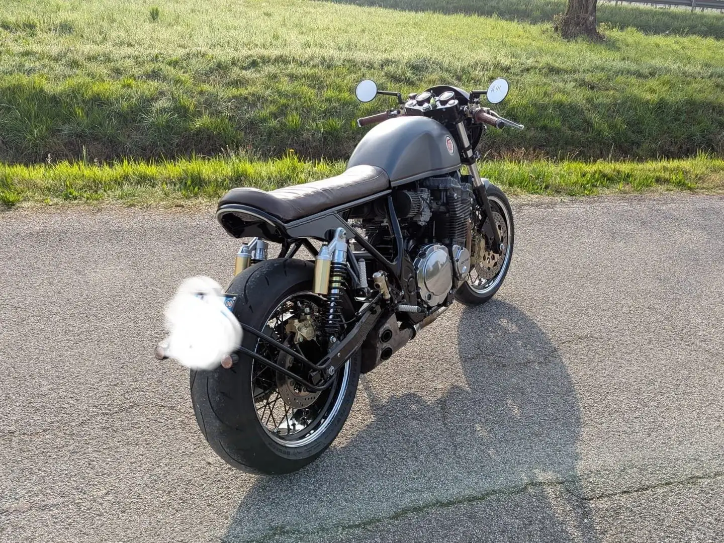 Suzuki GSX 1200 Cafe Racer Gris - 2