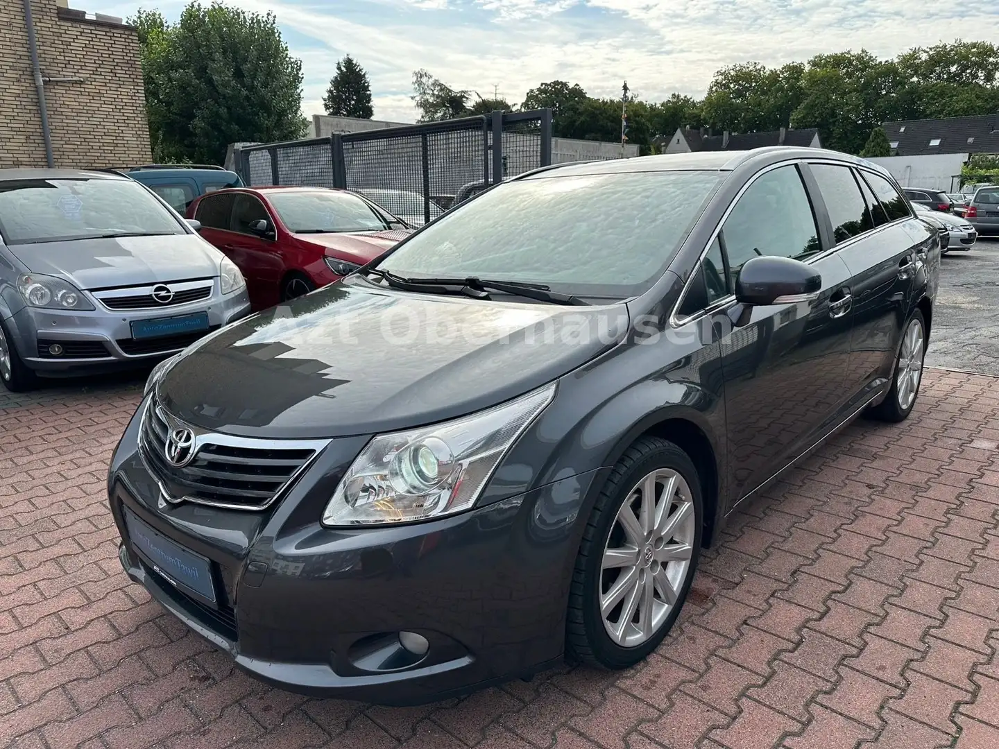 Toyota Avensis Kombi 2.2 Executive*PANORAMA*TÜV NEU* Grau - 2