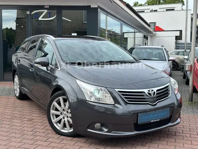 Toyota Avensis Kombi 2.2 Executive*PANORAMA*TÜV NEU*